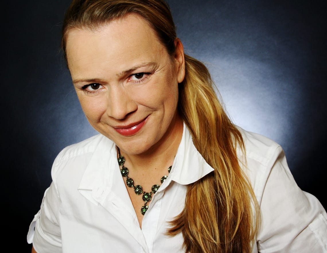 Über Manu Sarona: Qualifikationen & Ausbildungen MANU SARONA • health mind spirit • Dein Blog für ganzheitliches Wohlbefinden Manu Sarona Profil